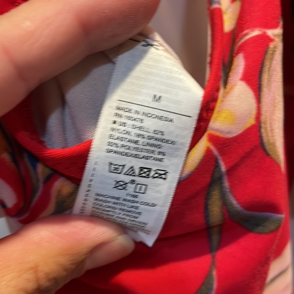 New! Old Navy Red Floral Scoop One Piece Swimsuit M - Picture 7 of 7